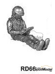Denizen: Figure 1/43 scale - Co-Driver/Navigator for RD065 or RD067 - white metal parts
