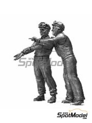 Denizen: Figures set 1/43 scale - Drivers talking - white metal parts - 2 units