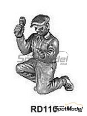 Denizen: Figure 1/43 scale - Mechanic doing up wheel nut