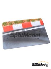 LEau Rouge: Base 1/43 scale - Rumble strip 1 red and white (13,5 x 9,5 cm)