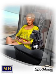 Master Box Ltd: Figure 1/24 scale - Joni Lookout Johnson and her dog Maxx - plastic parts, assembly instructions and painting instructions