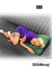 Master Box Ltd: Figura escala 1/24 - Kitty Princess James - piezas de plstico, manual de instrucciones e instrucciones de pintado