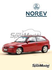 Norev: Diecast model car 1/18 scale - Opel Astra GSi Red 1991 - metal parts, plastic parts and rubber parts