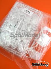 Nunu: Car scale model kit 1/24 scale - Volvo S40 1997 - paint masks, plastic parts, rubber parts, other materials, assembly instructions and painting instructions