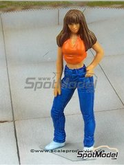 Scale Production: Figure 1/24 scale - Surfer girl - resin parts