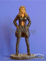 Scale Production: Figure 1/24 scale - Linda - resin parts