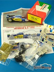 Tameo Kits: Maqueta de coche escala 1/43 - Benetton Renault B195 Equipo Benetton Formula Ltd patrocinado por Mild Seven N 1, 2 - Michael Schumacher (DE), John Paul  "Johnny" Herbert (GB) - Gran Premio de Frmula 1 de Japn 1995 - fotograbados, piezas de goma, piezas de metal torneado, calcas de agua, piezas de metal blanco, manual de instrucciones y calcas de sponsors de tabaco