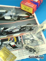 Tameo Kits: Maqueta de coche escala 1/43 - McLaren Mercedes MP4/13 Equipo McLaren Racing Limited patrocinado por West N 9, 10 - Mika Hkkinen (FI), David Coulthard (GB) - Gran Premio de Frmula 1 de Japn 1998 - fotograbados, piezas de goma, piezas de metal torneado, calcas de agua, piezas de metal blanco, manual de instrucciones y calcas de sponsors de tabaco