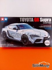 Tamiya: Maqueta de coche escala 1/24 - Toyota GR Supra Custom - mscaras de pintura, piezas de plstico, piezas de goma, calcas de agua, otros materiales, manual de instrucciones e instrucciones de pintado